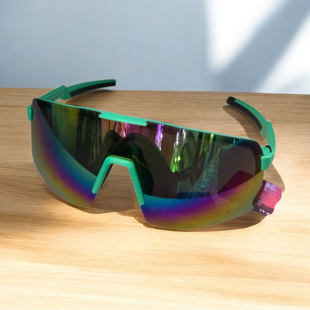 Men ’s King Striker Polarized Sunglasses (Green/Black)